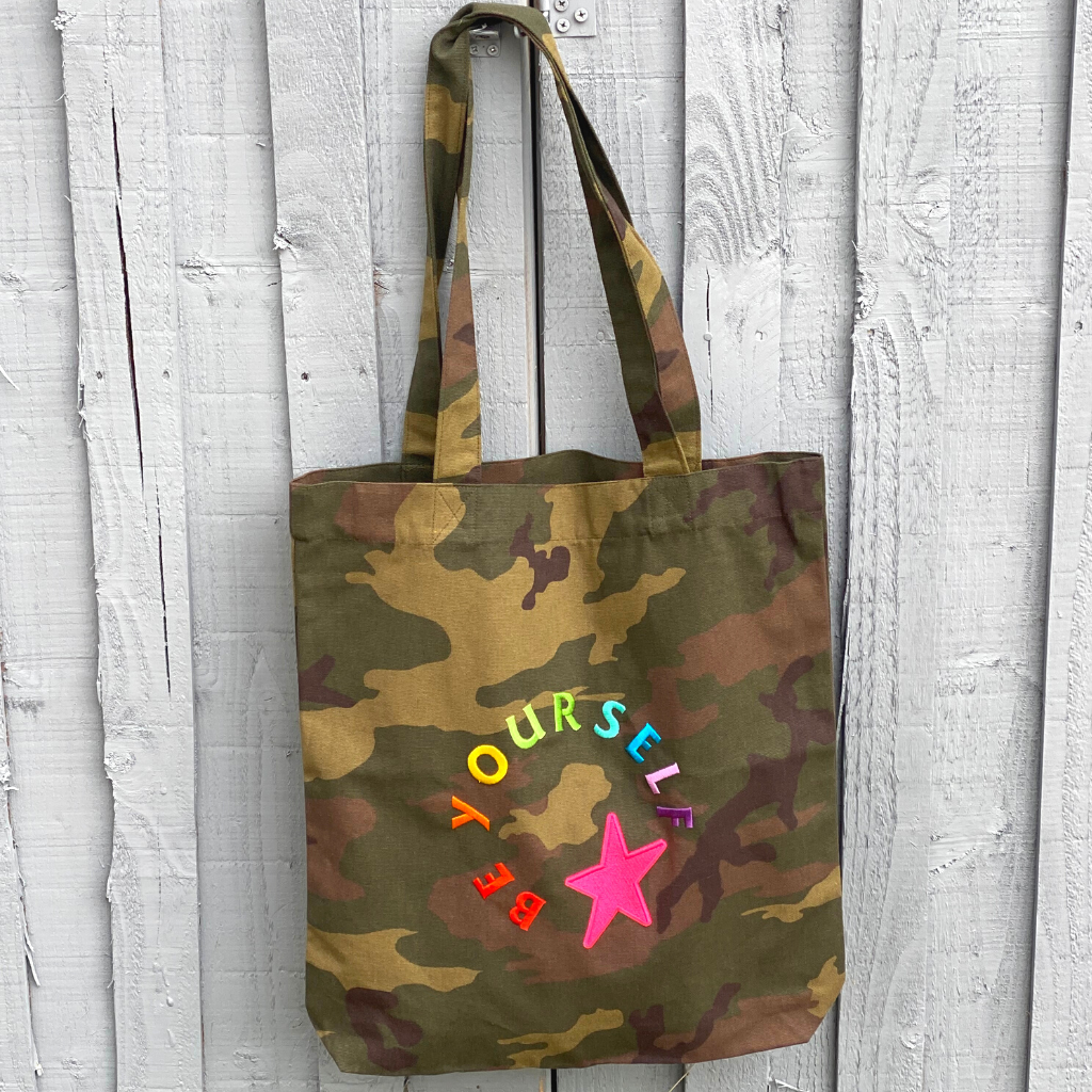 Camo tote bag discount
